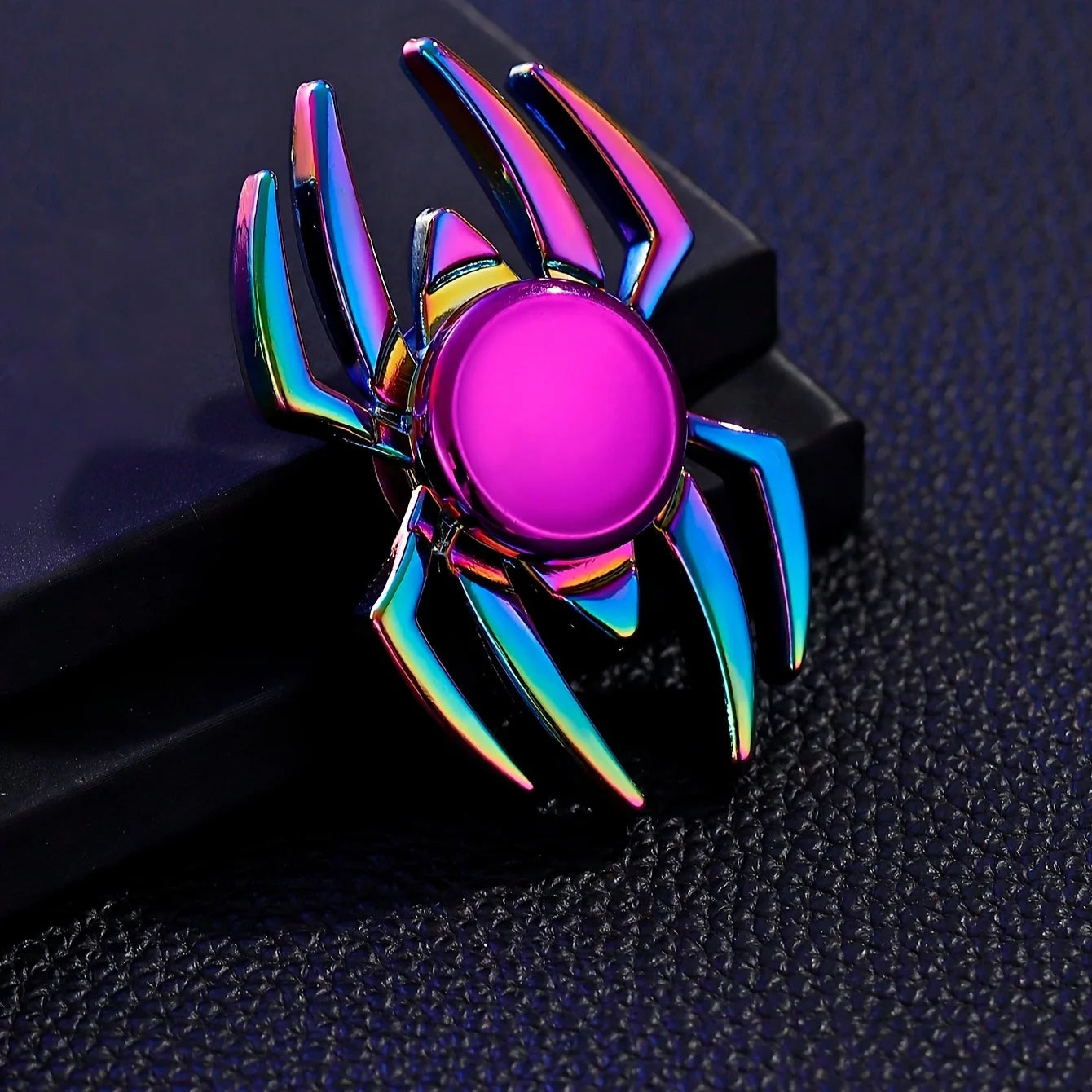 Fidget Spinner is an alloy made in the shape of a spider, perfect for relaxing and entertaining, Christmas and Halloween gifts.